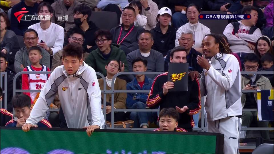 九游体育APP这也行？阿斯顿维拉刷新队史纪录备战中超赛后广东宏远备战CBA季后赛，法兰克福手感冰凉备战欧超杯的简单介绍