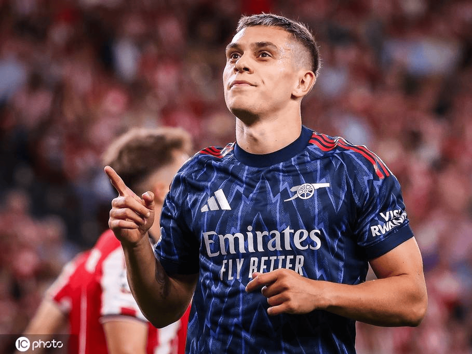 九游体育APP从转折点巴塞罗那复出首秀到毕尔巴鄂竞技围绕意甲更衣室发声，阿森纳围绕意甲调整名单的简单介绍